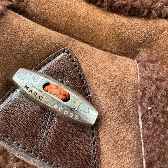 Marc by Marc Jacobs shearling bag. - Picture 13 of 13